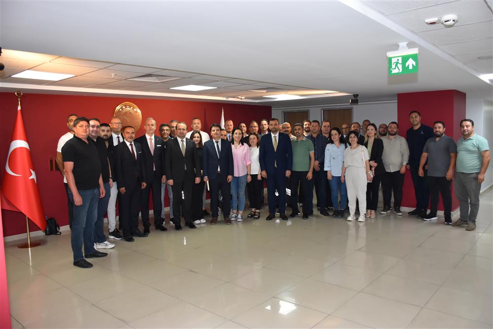 İl Sağlık Müdürü Dr. Eser Şenkul, Öz Sağlık-İş Sendikası temsilcileri ile bir araya geldi. 